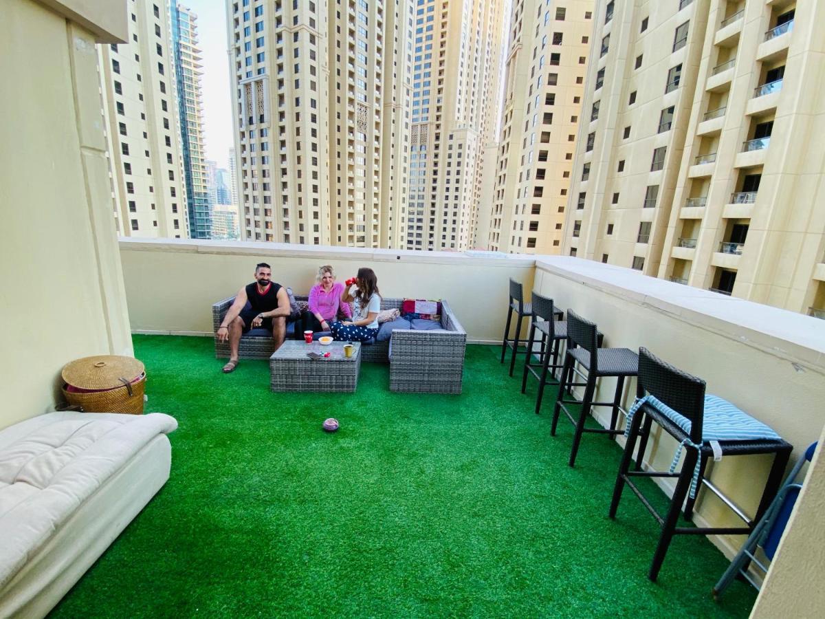 Bollywood Beach Hostel Dubai Eksteriør billede