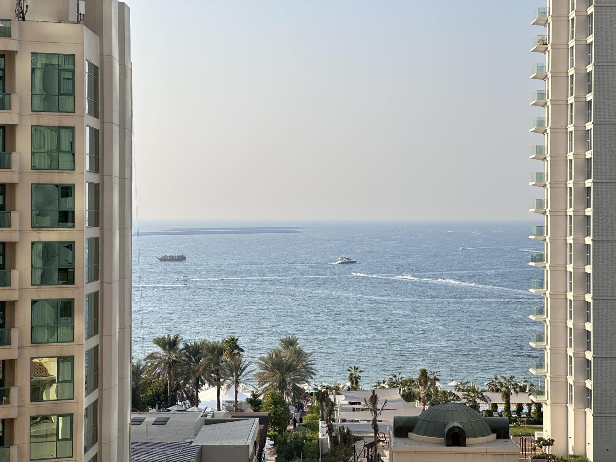 Bollywood Beach Hostel Dubai Eksteriør billede